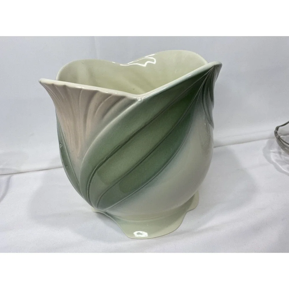Vintage Lotus Vase 1982 England Art Deco Retro‎ Collectible Home Decor